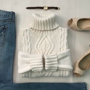 Liz Claiborne | Cream Turtle Neck Knit Sweater